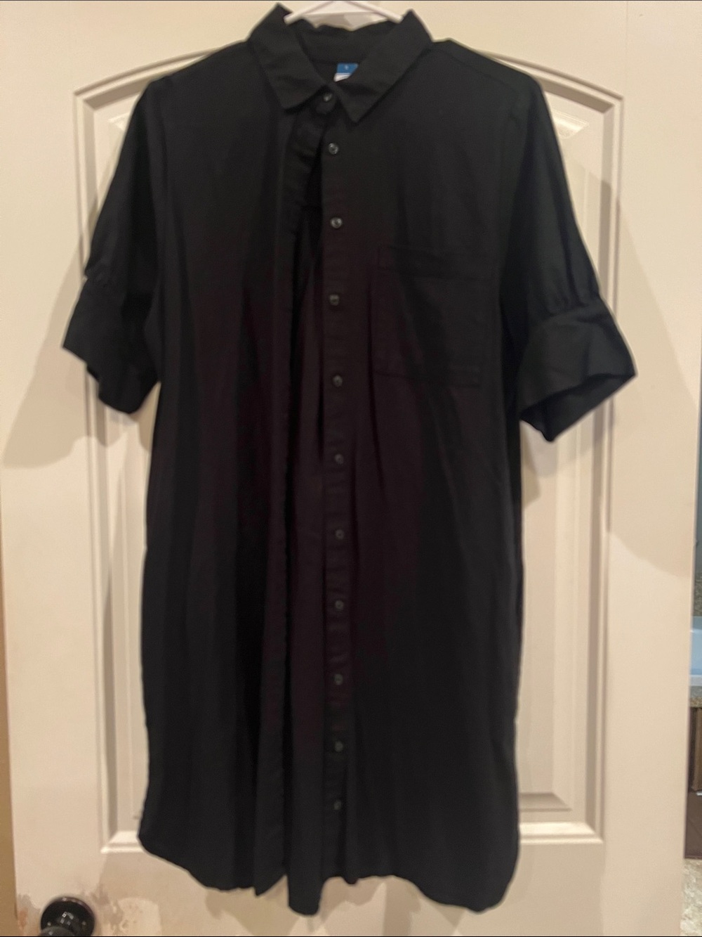 Old Navy Black Short-Sleeve Button-Down Shirt